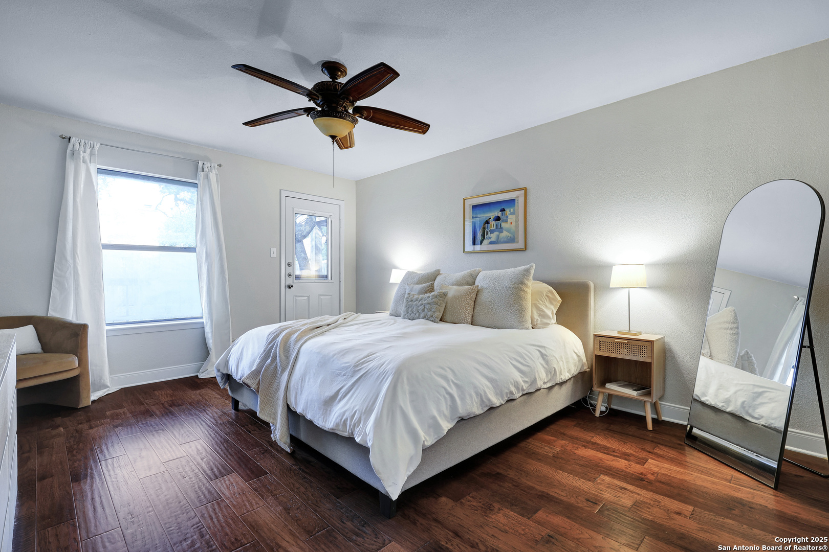 4511 Black Walnut Woods