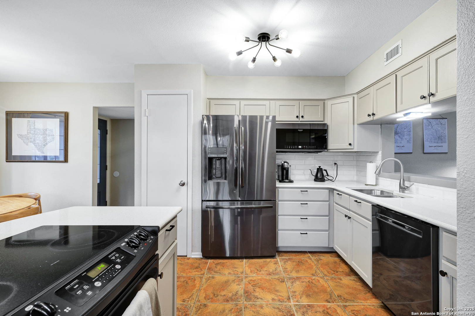 4511 Black Walnut Woods