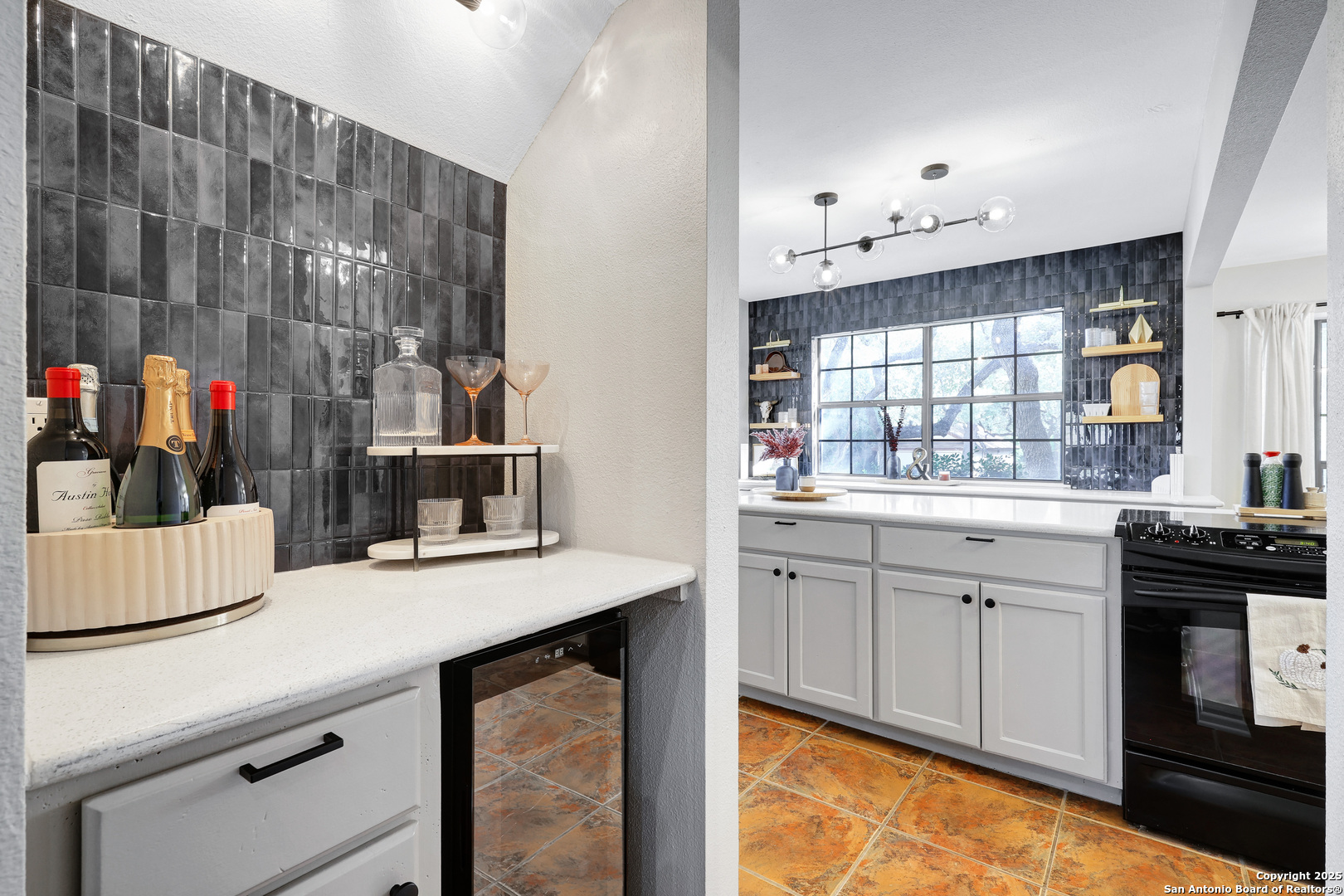 4511 Black Walnut Woods