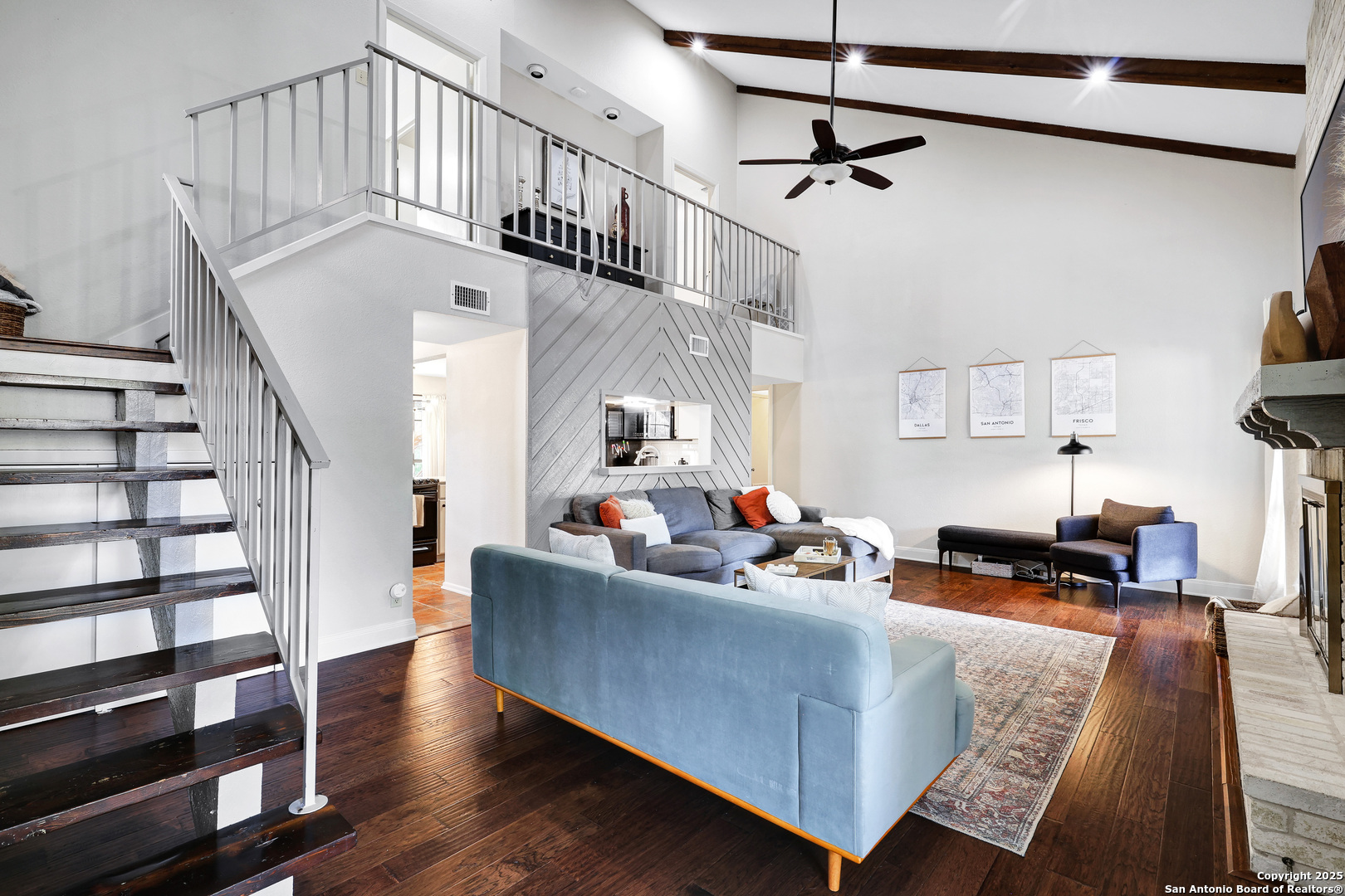 4511 Black Walnut Woods