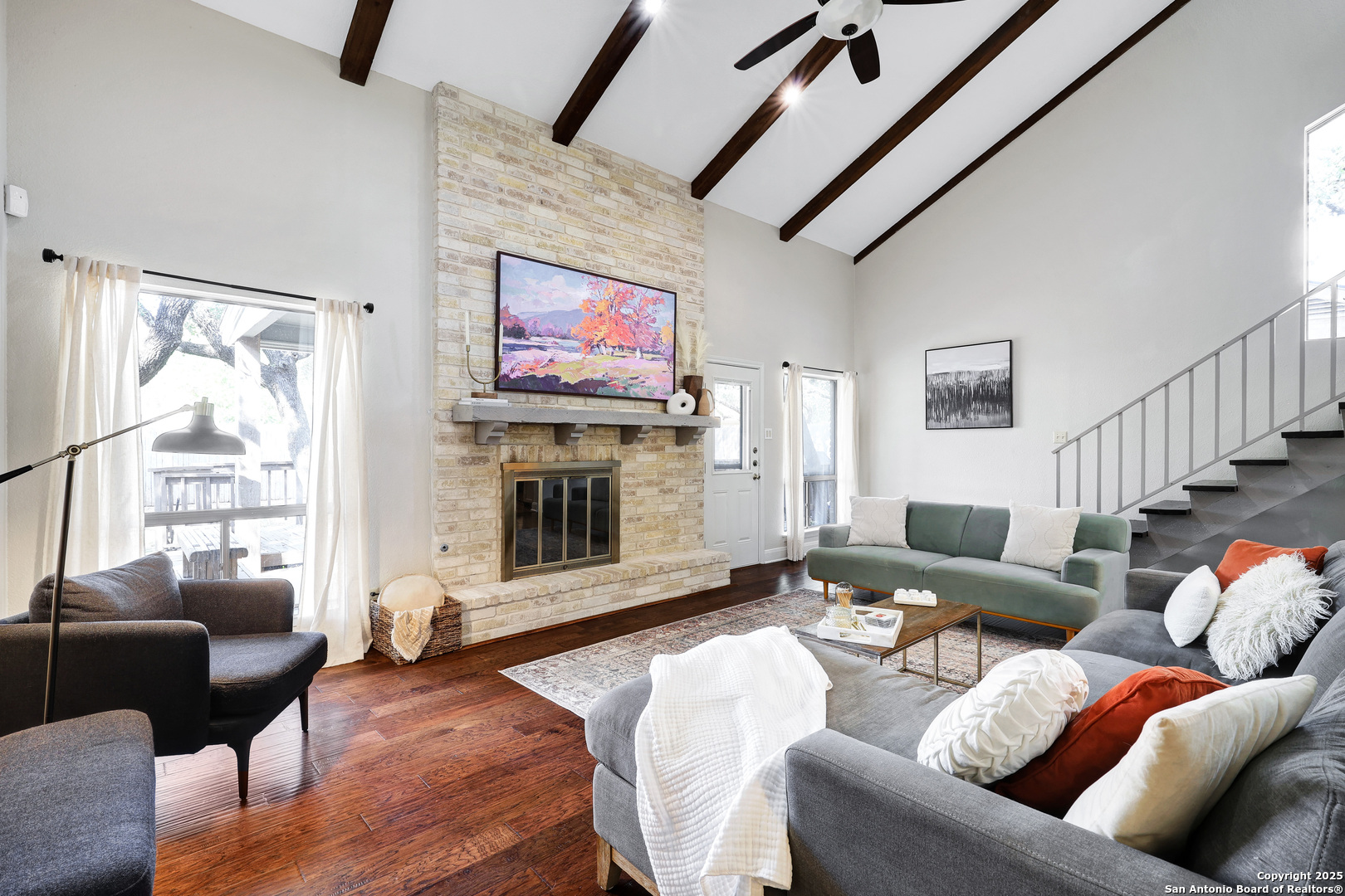 4511 Black Walnut Woods