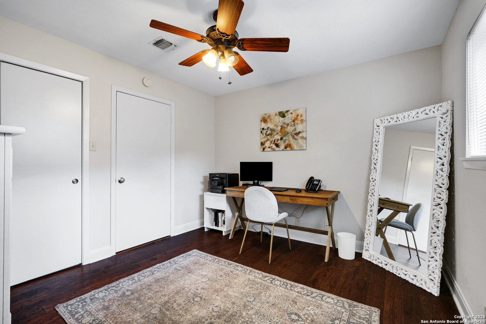4511 Black Walnut Woods