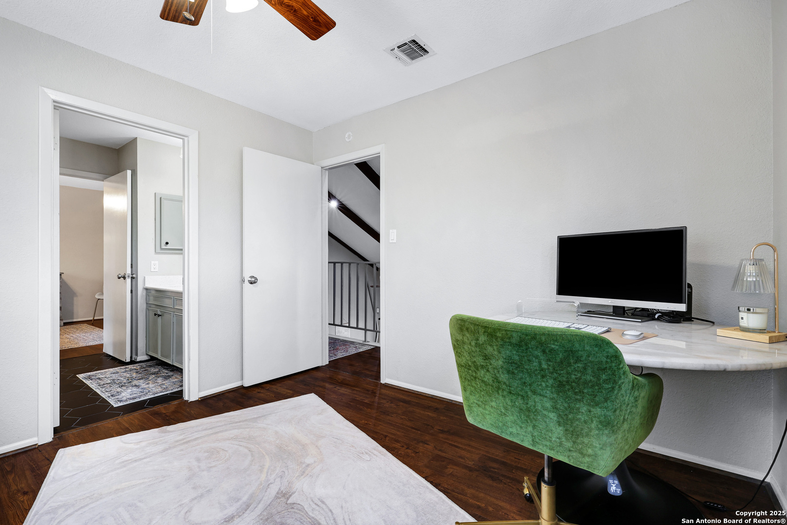 4511 Black Walnut Woods