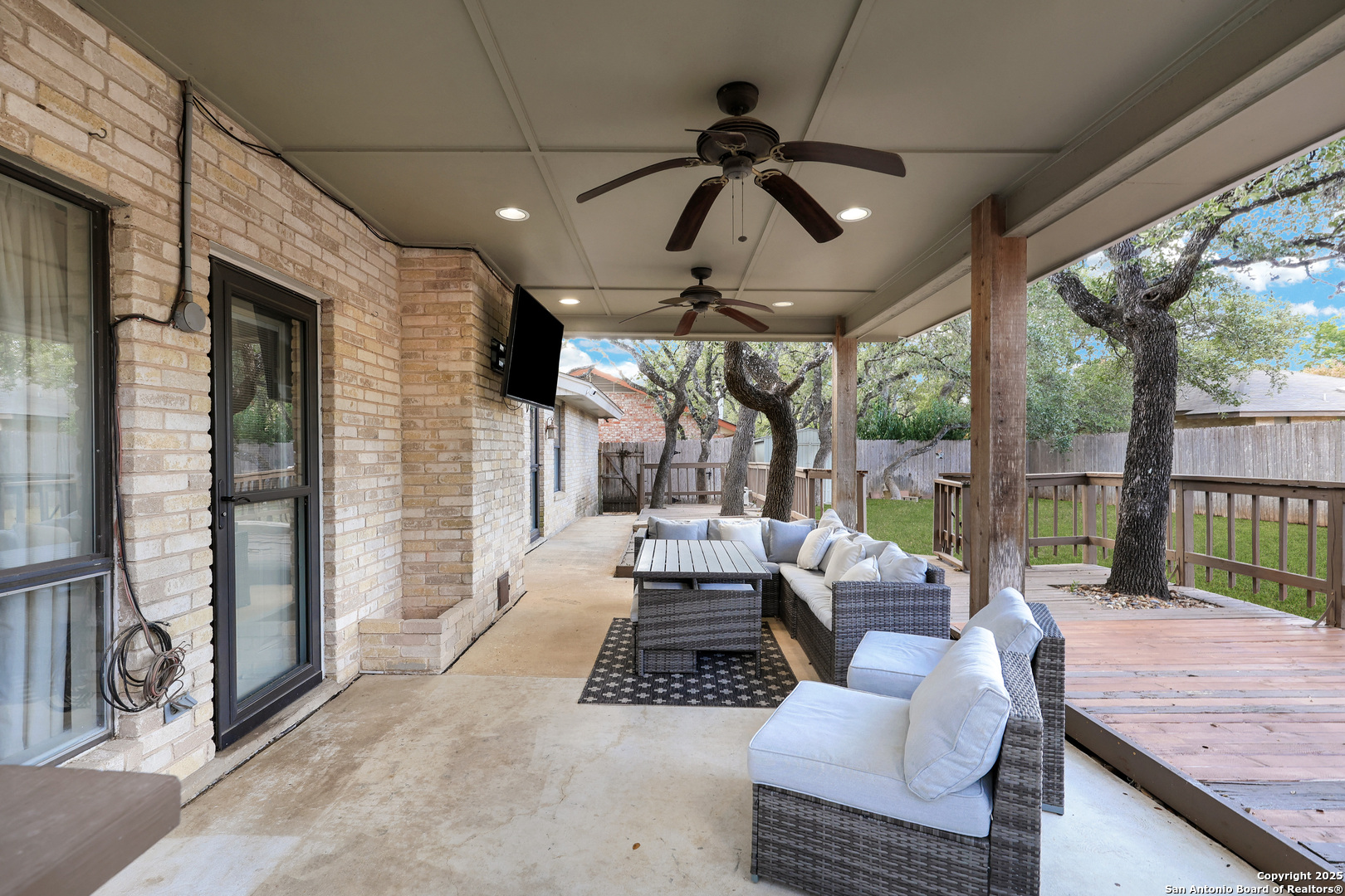 4511 Black Walnut Woods