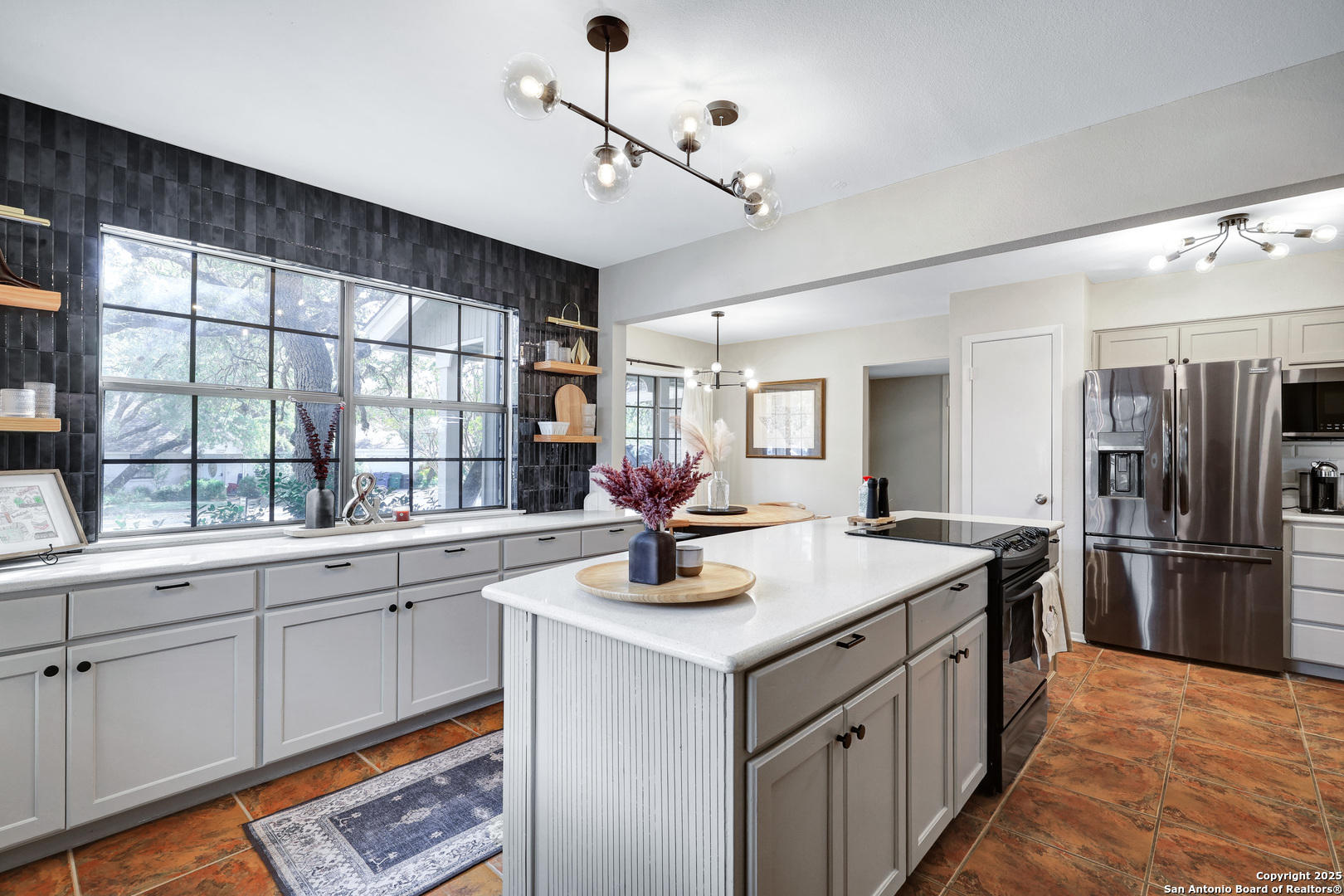 4511 Black Walnut Woods