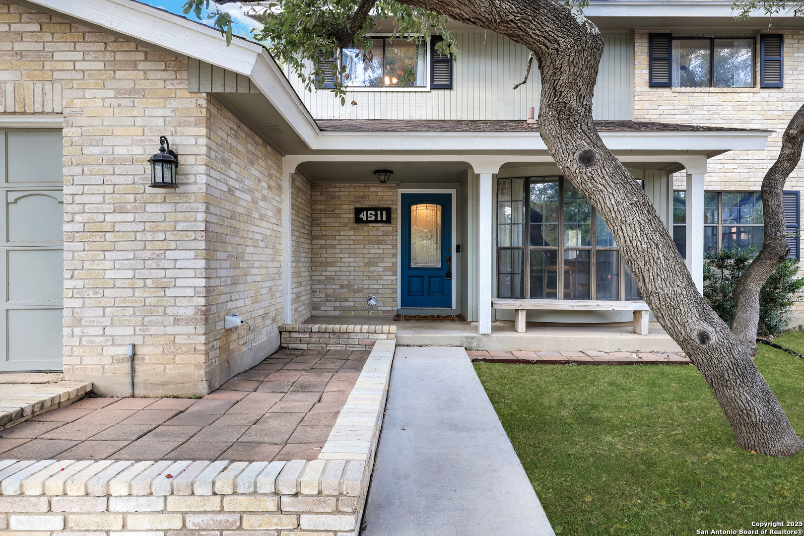 4511 Black Walnut Woods