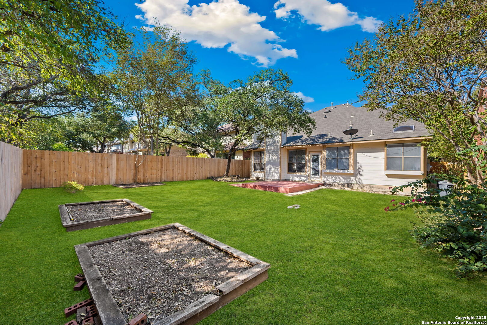 8910 Lost Woods