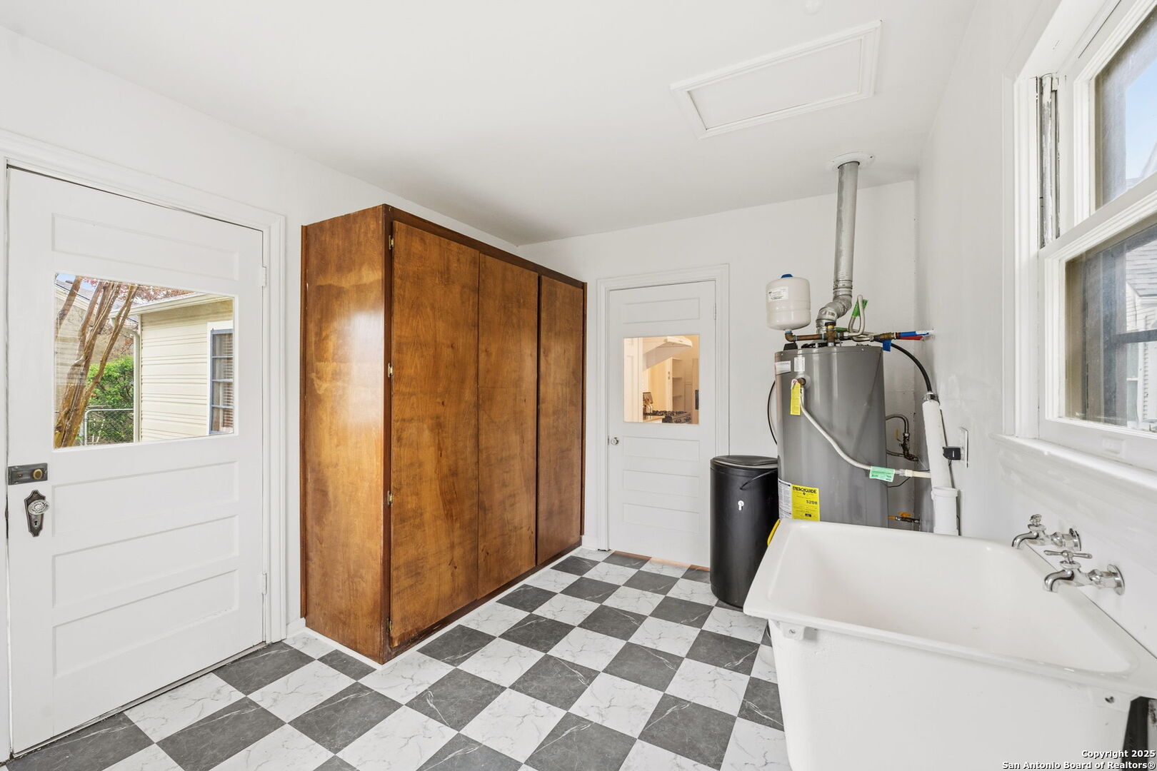 2031 W Summit