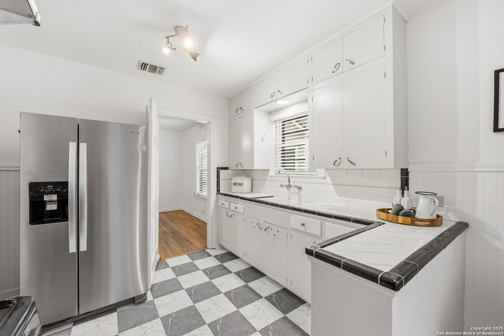 2031 W Summit