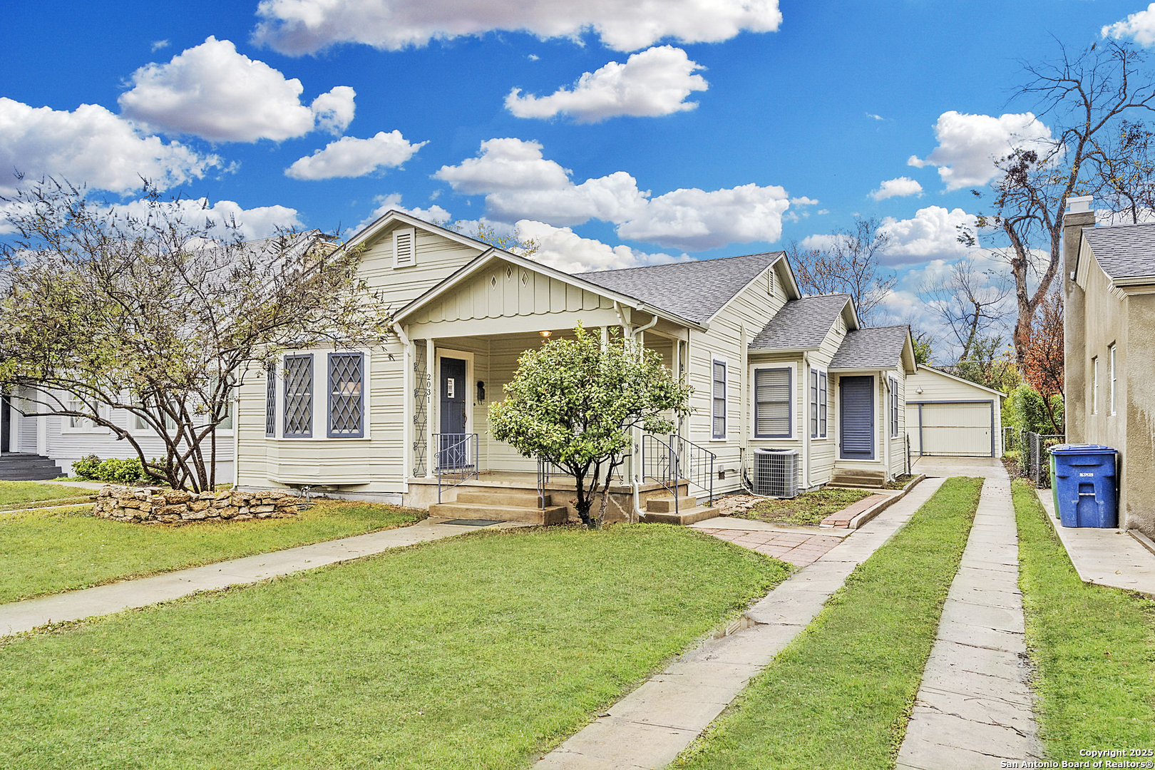 2031 W Summit