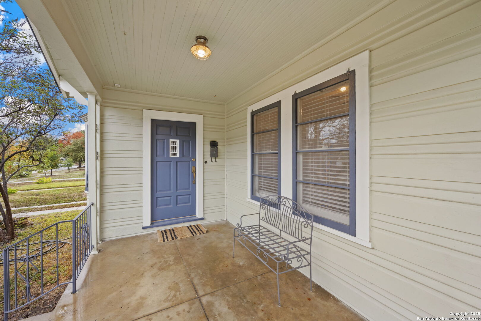 2031 W Summit