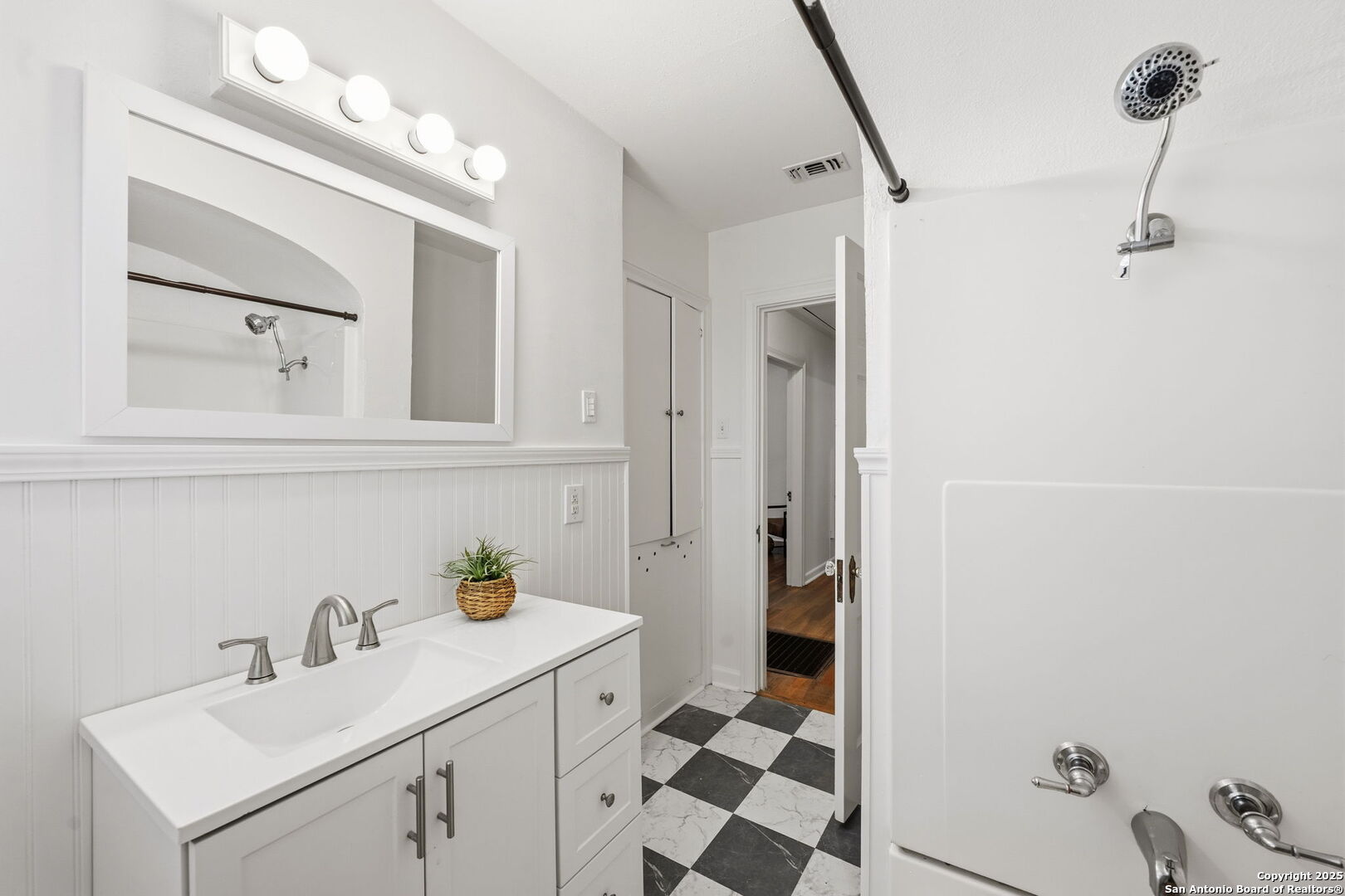 2031 W Summit