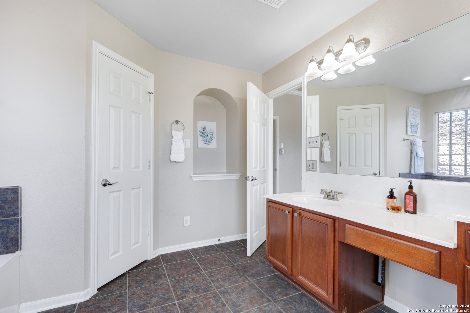 21838 THUNDER BASIN