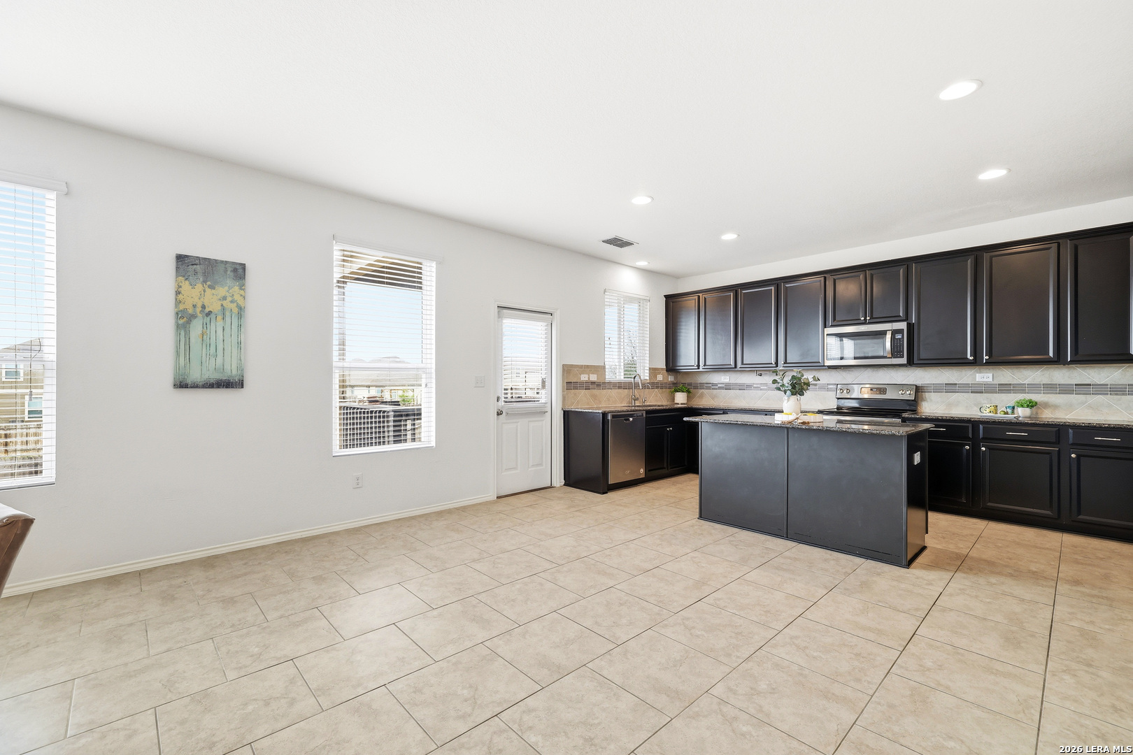 10523 Noble