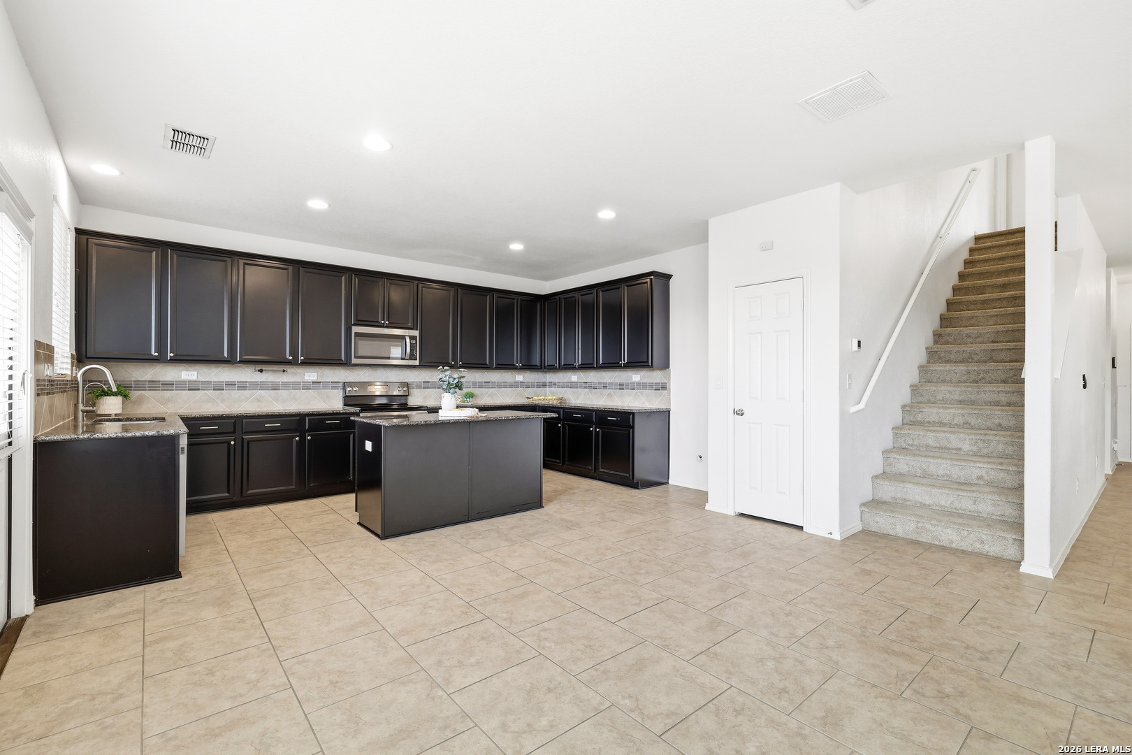 10523 Noble