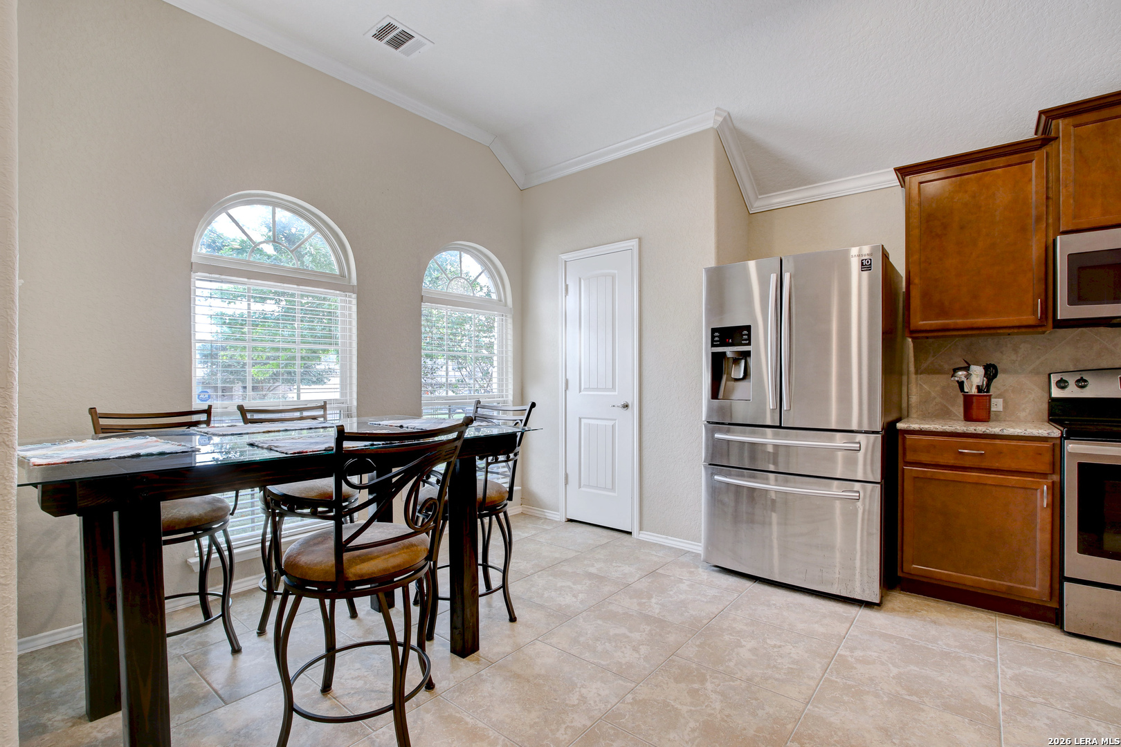 2326 BROKEN WHEEL LN