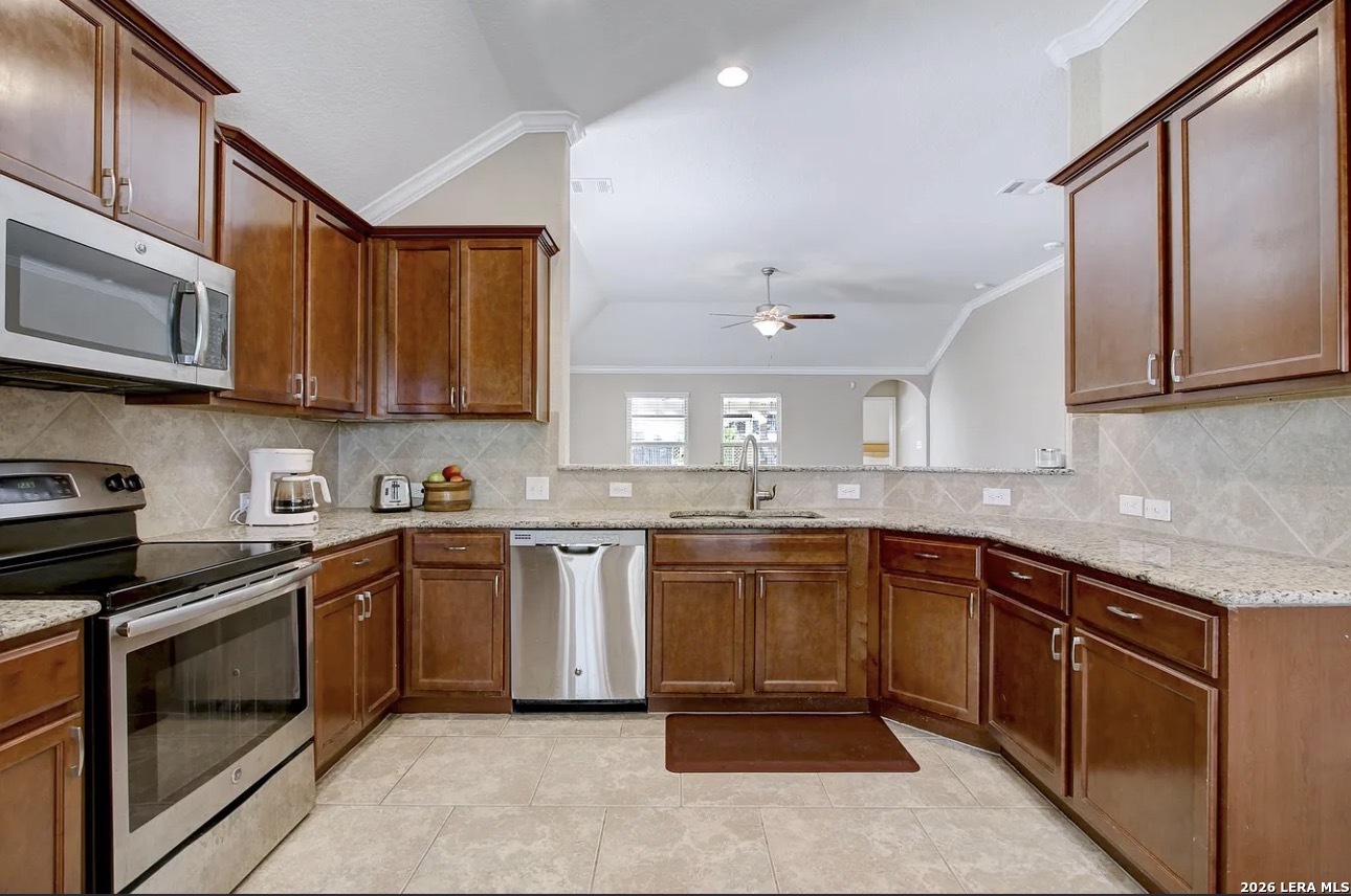 2326 BROKEN WHEEL LN