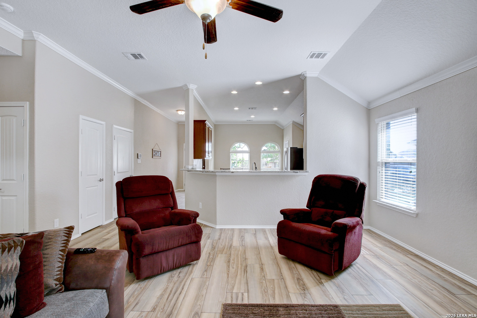 2326 BROKEN WHEEL LN