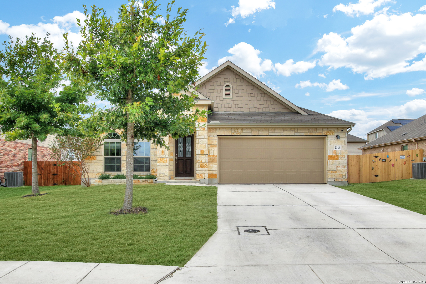 2326 BROKEN WHEEL LN