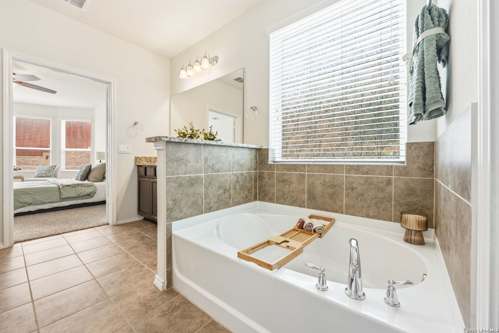 13930 Thera Isle