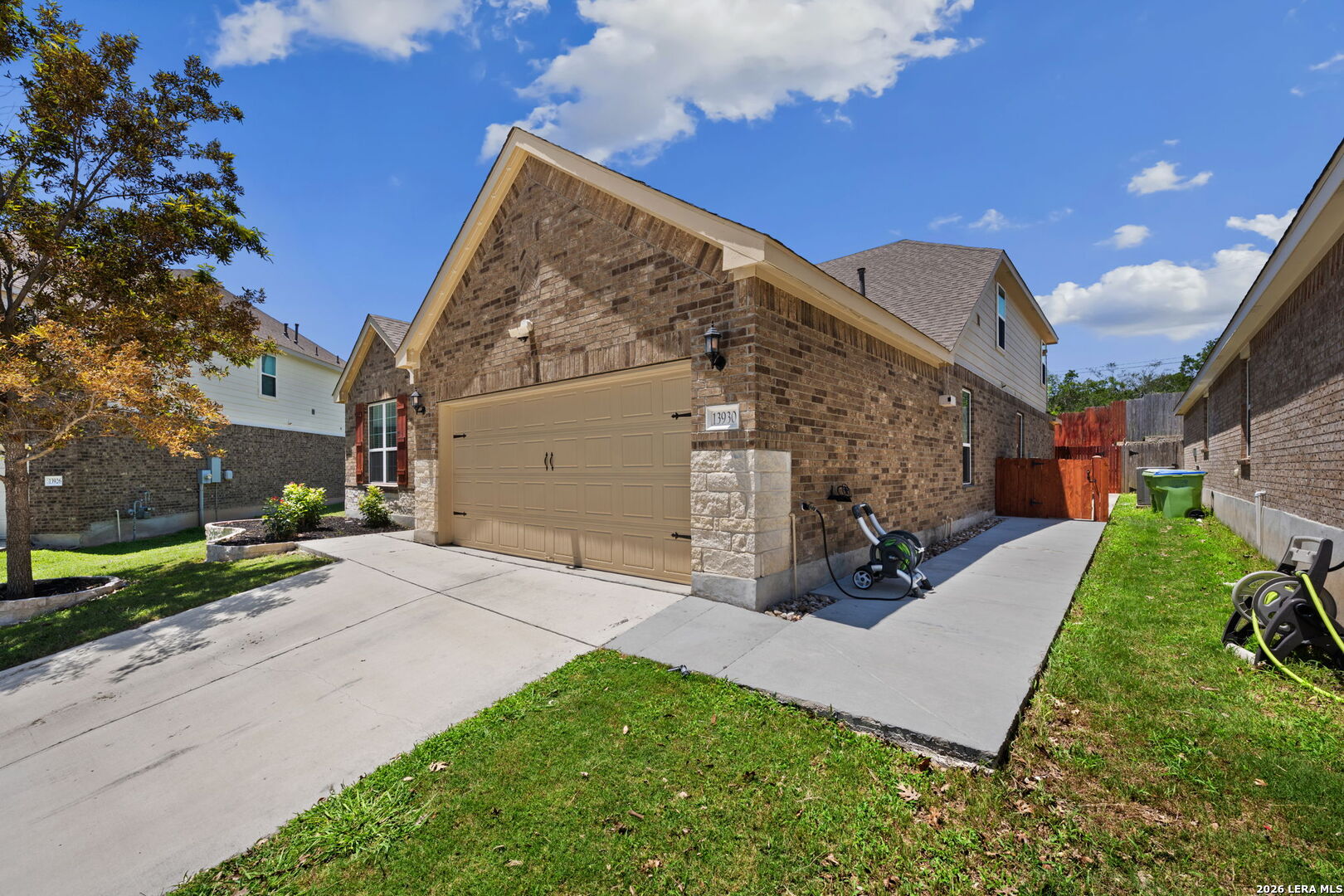13930 Thera Isle