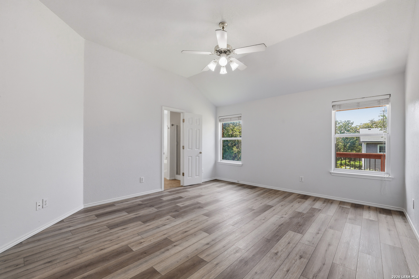 9646 EMERALD PL
