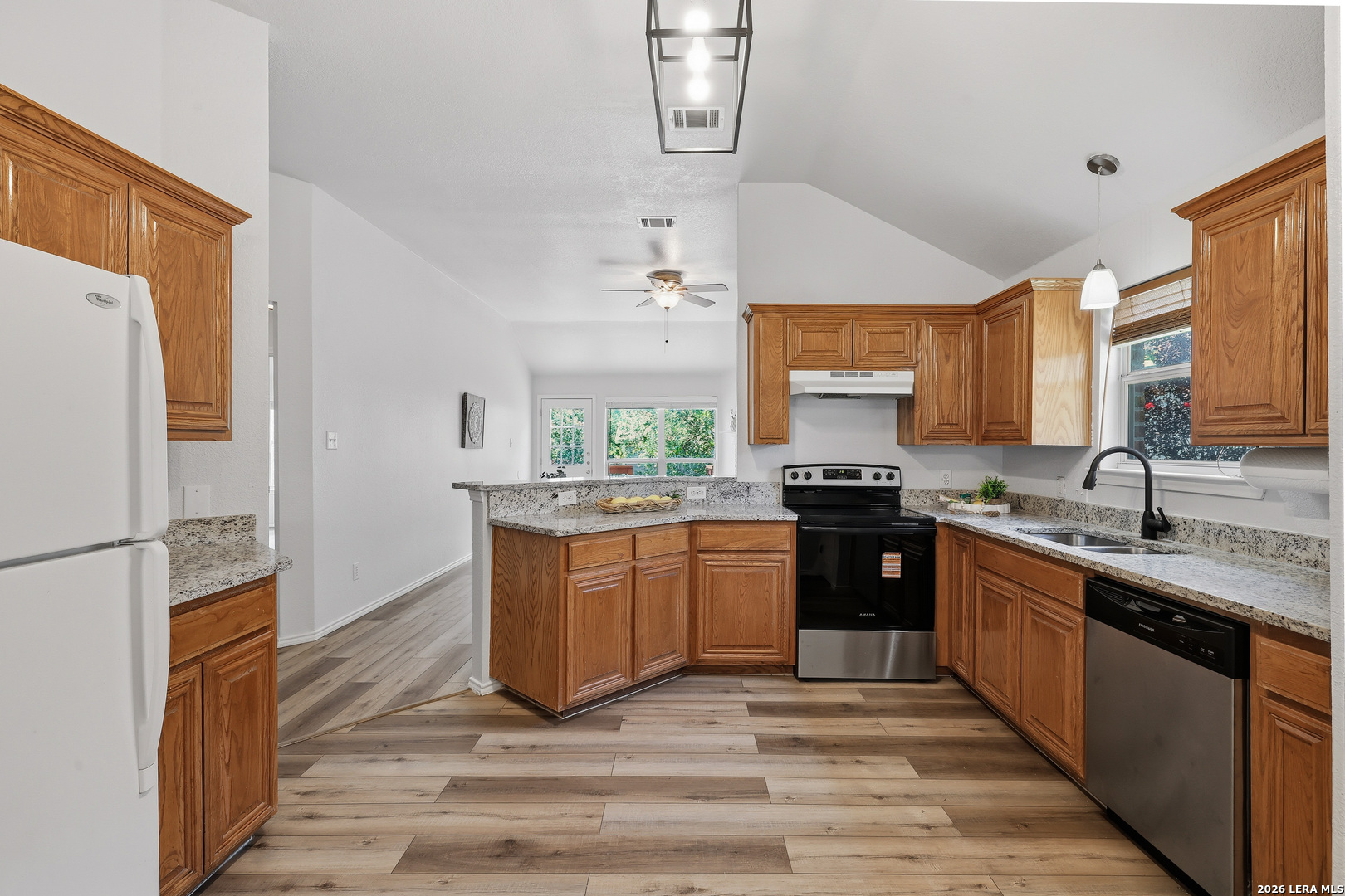 9646 EMERALD PL
