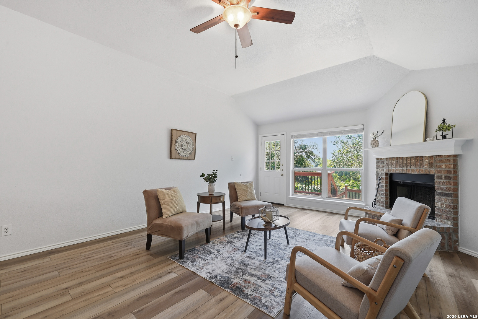 9646 EMERALD PL