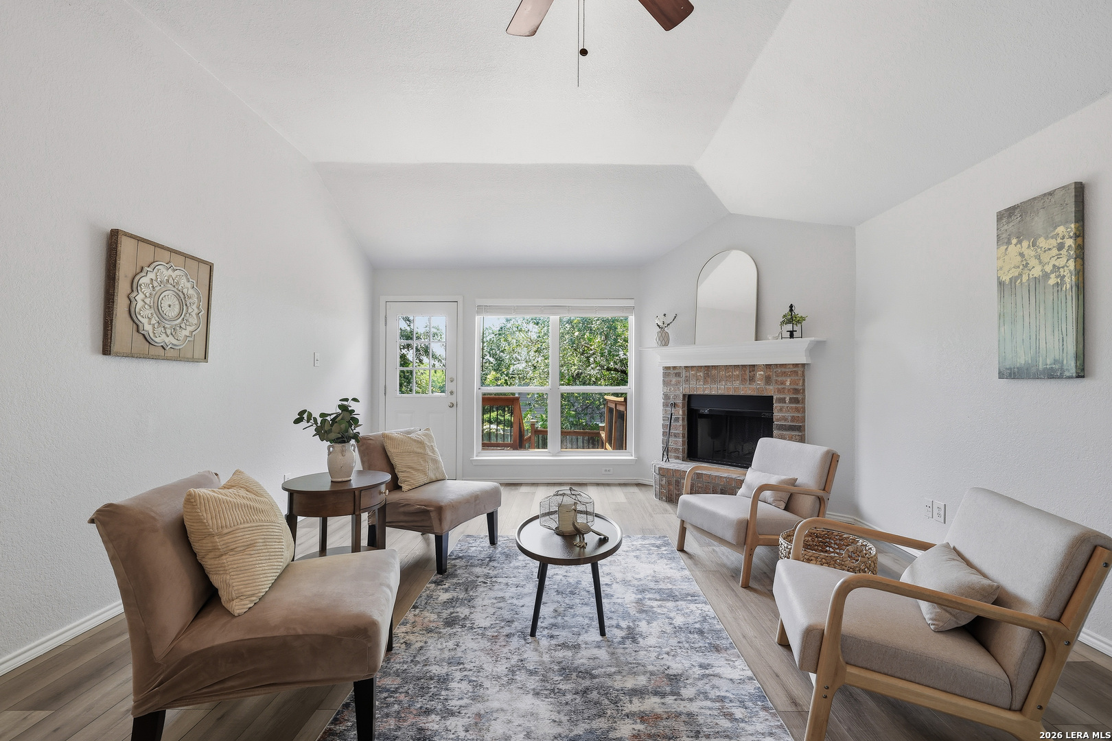 9646 EMERALD PL