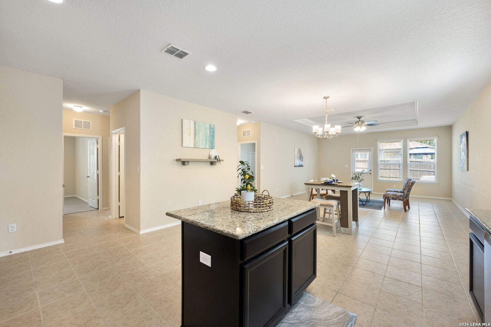 8722 BUGGY LN