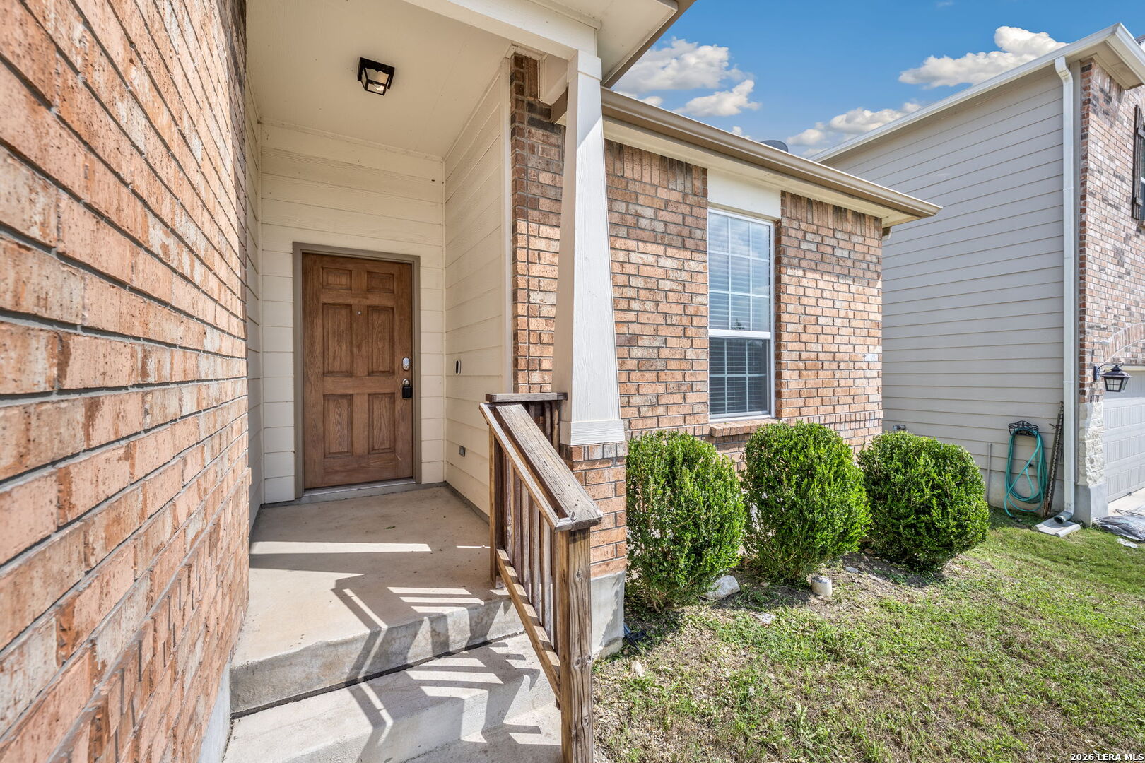 8722 BUGGY LN