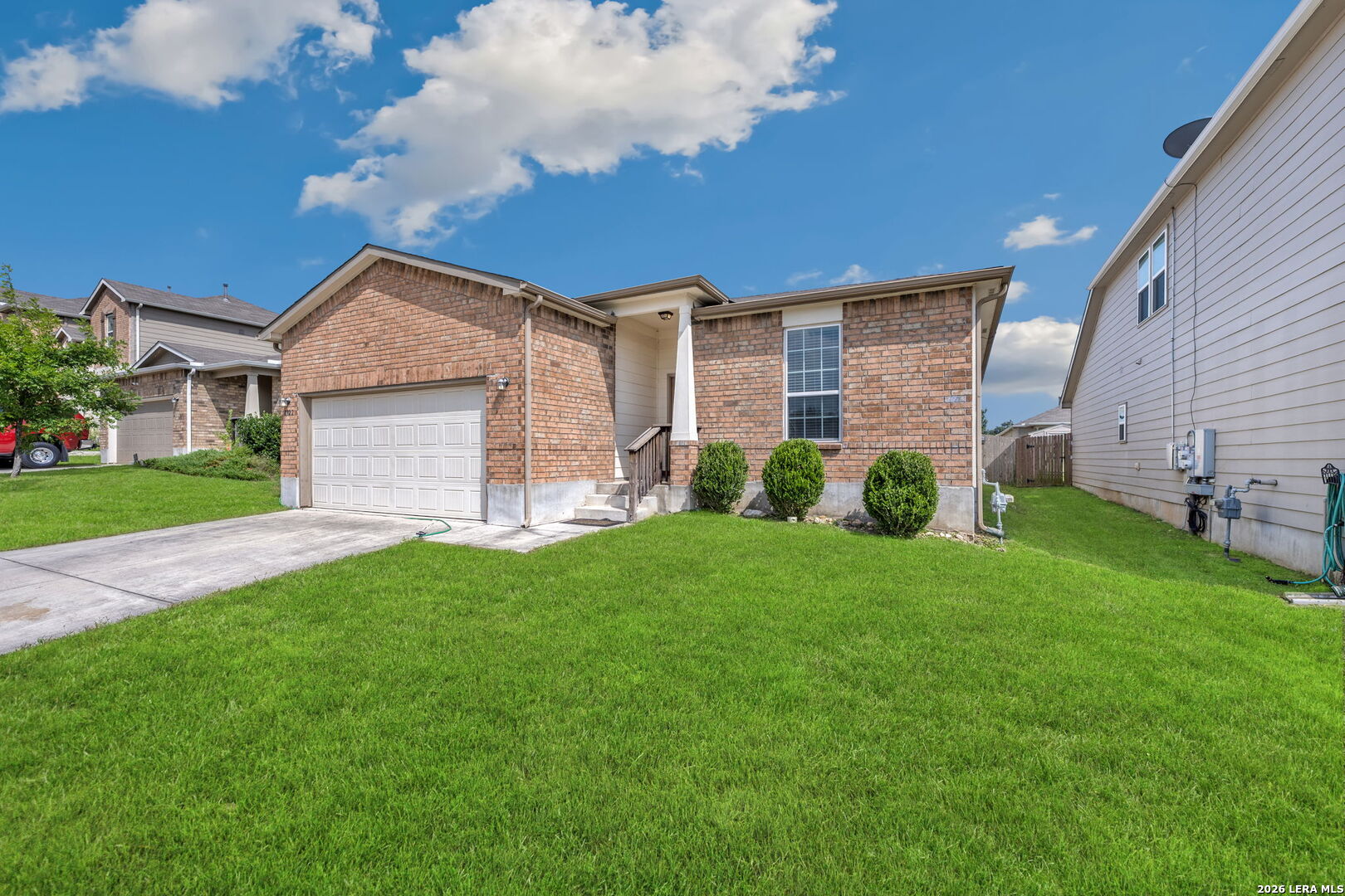 8722 BUGGY LN