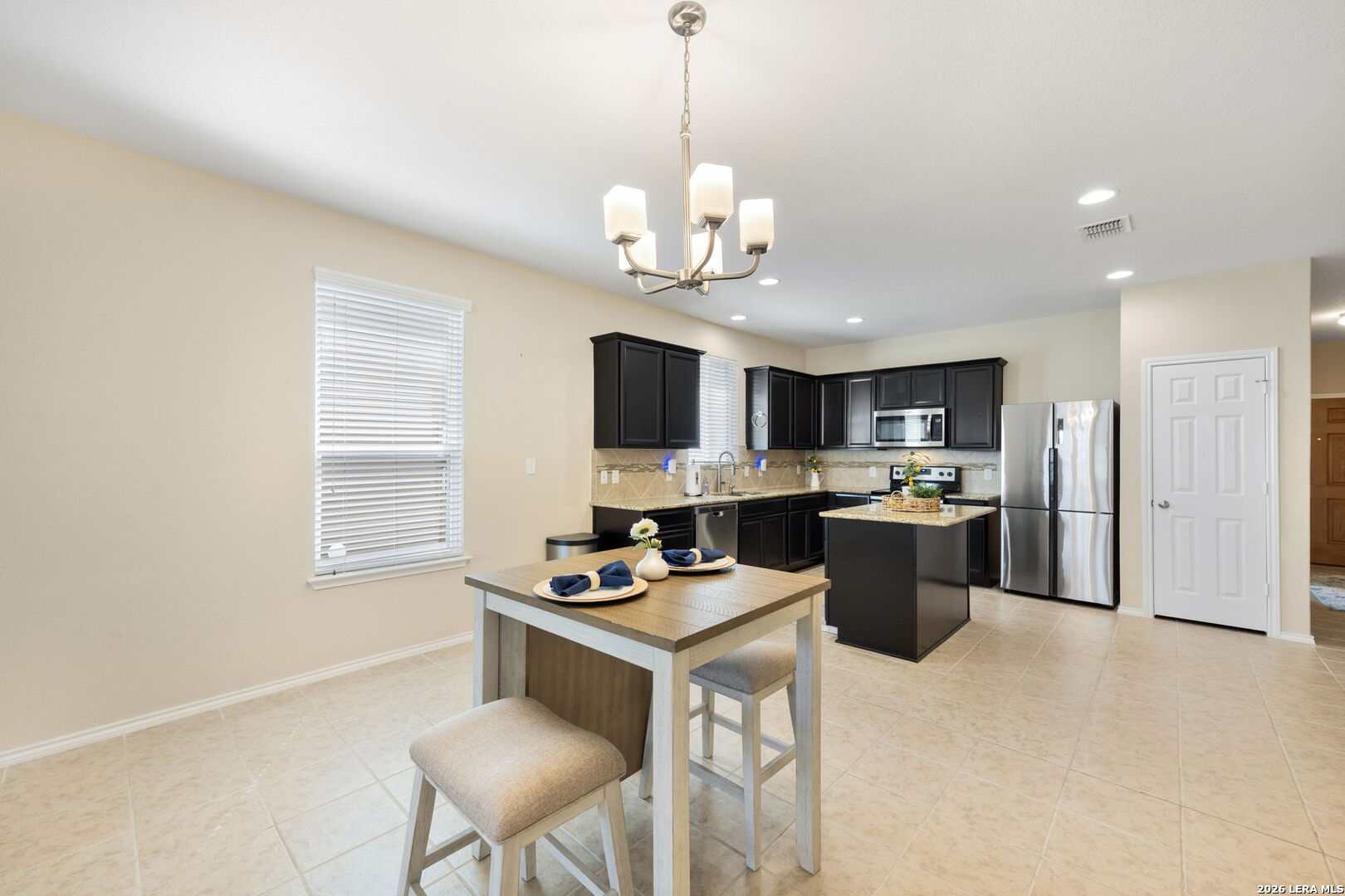 8722 BUGGY LN