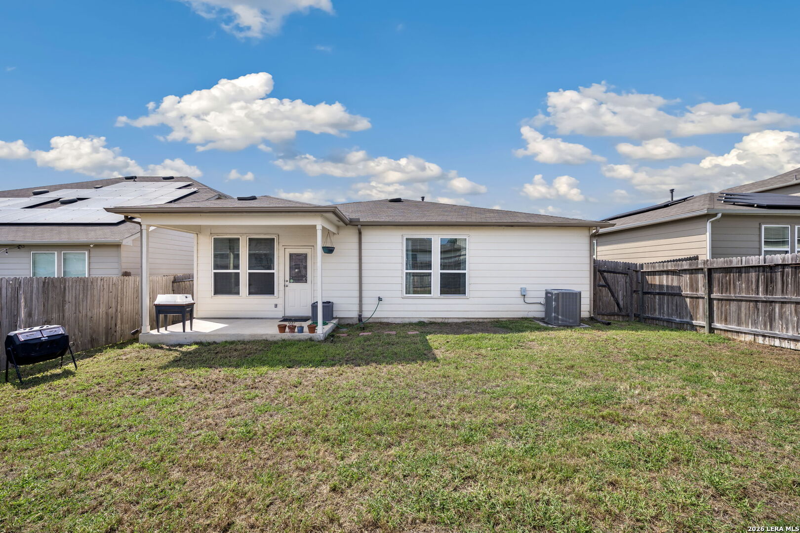 8722 BUGGY LN