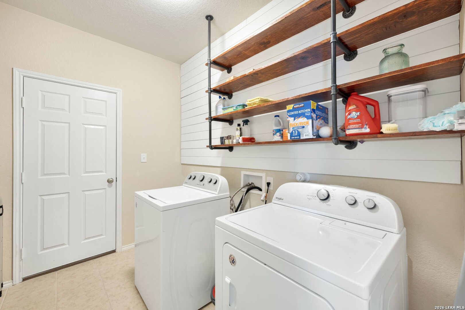 8722 BUGGY LN
