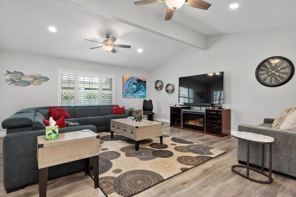 5423 Spencer Ln