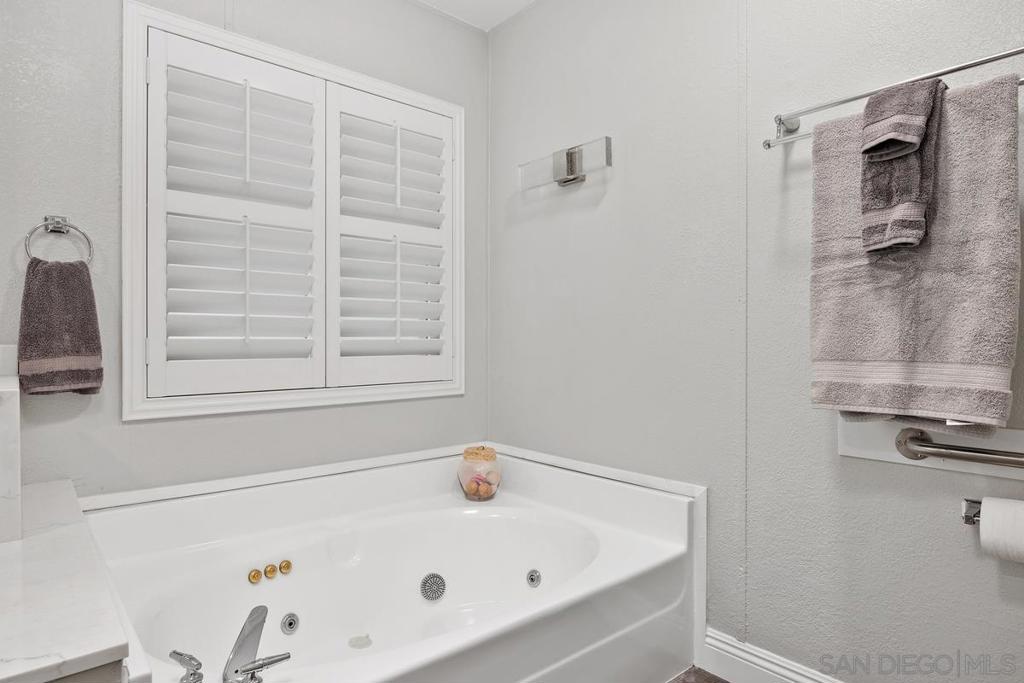 5423 Spencer Ln