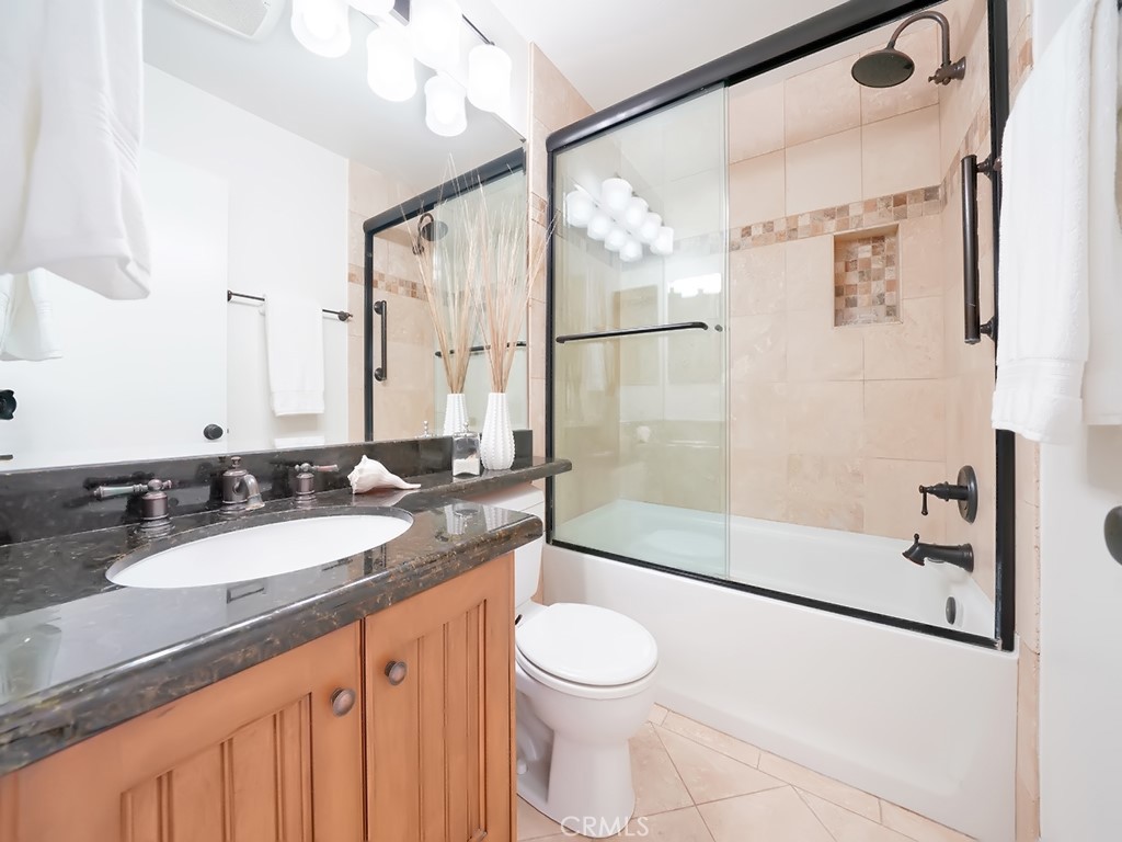720 E Avenida Magdalena