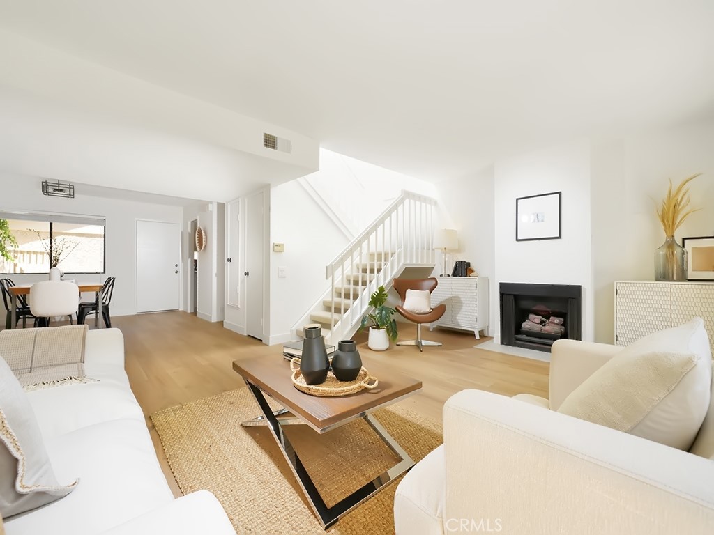720 E Avenida Magdalena
