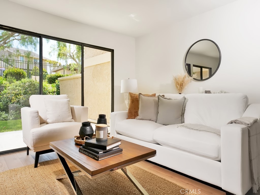 720 E Avenida Magdalena