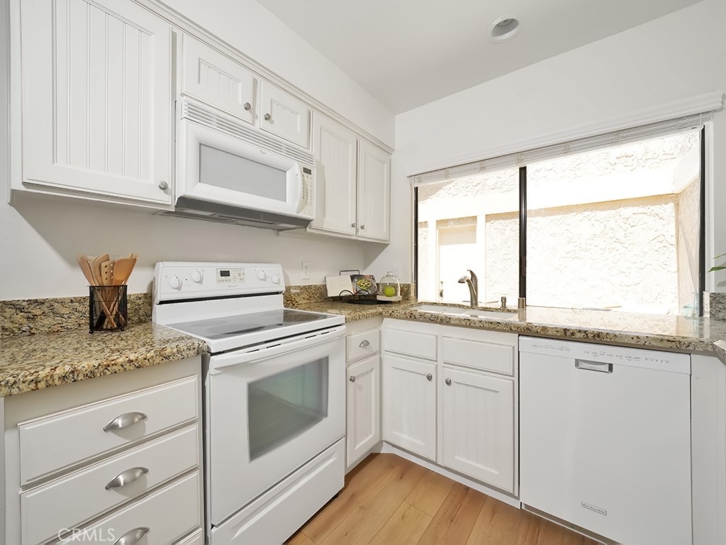 720 E Avenida Magdalena