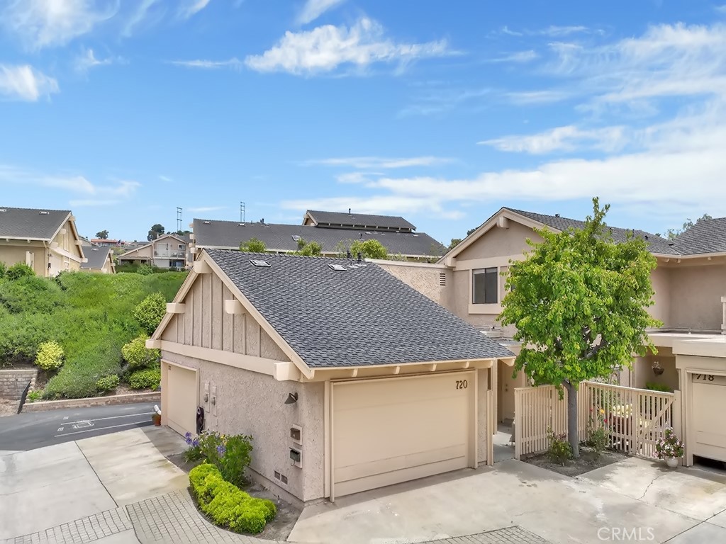 720 E Avenida Magdalena