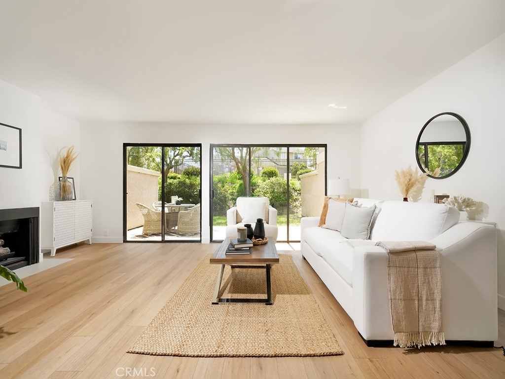 720 E Avenida Magdalena