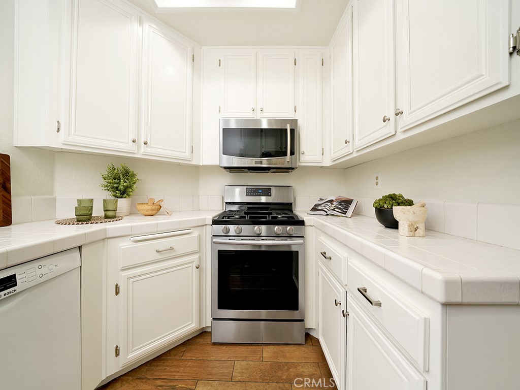 24383 Marquis Court 289