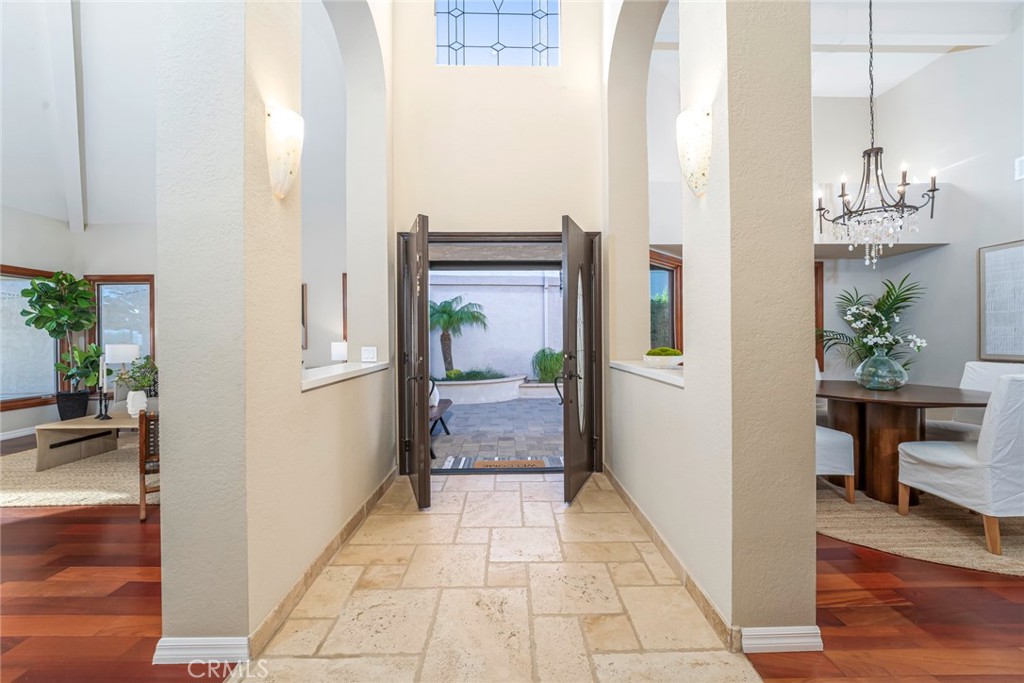 527 Avenida Buenos Aires