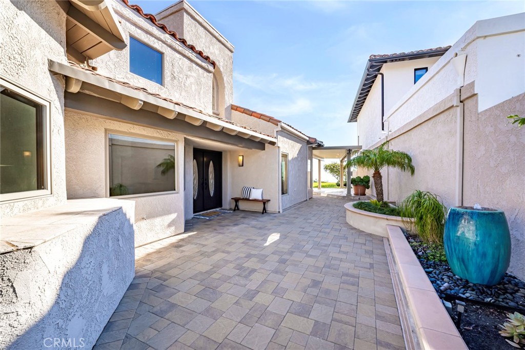 527 Avenida Buenos Aires