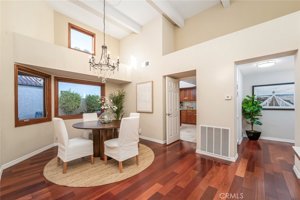 527 Avenida Buenos Aires