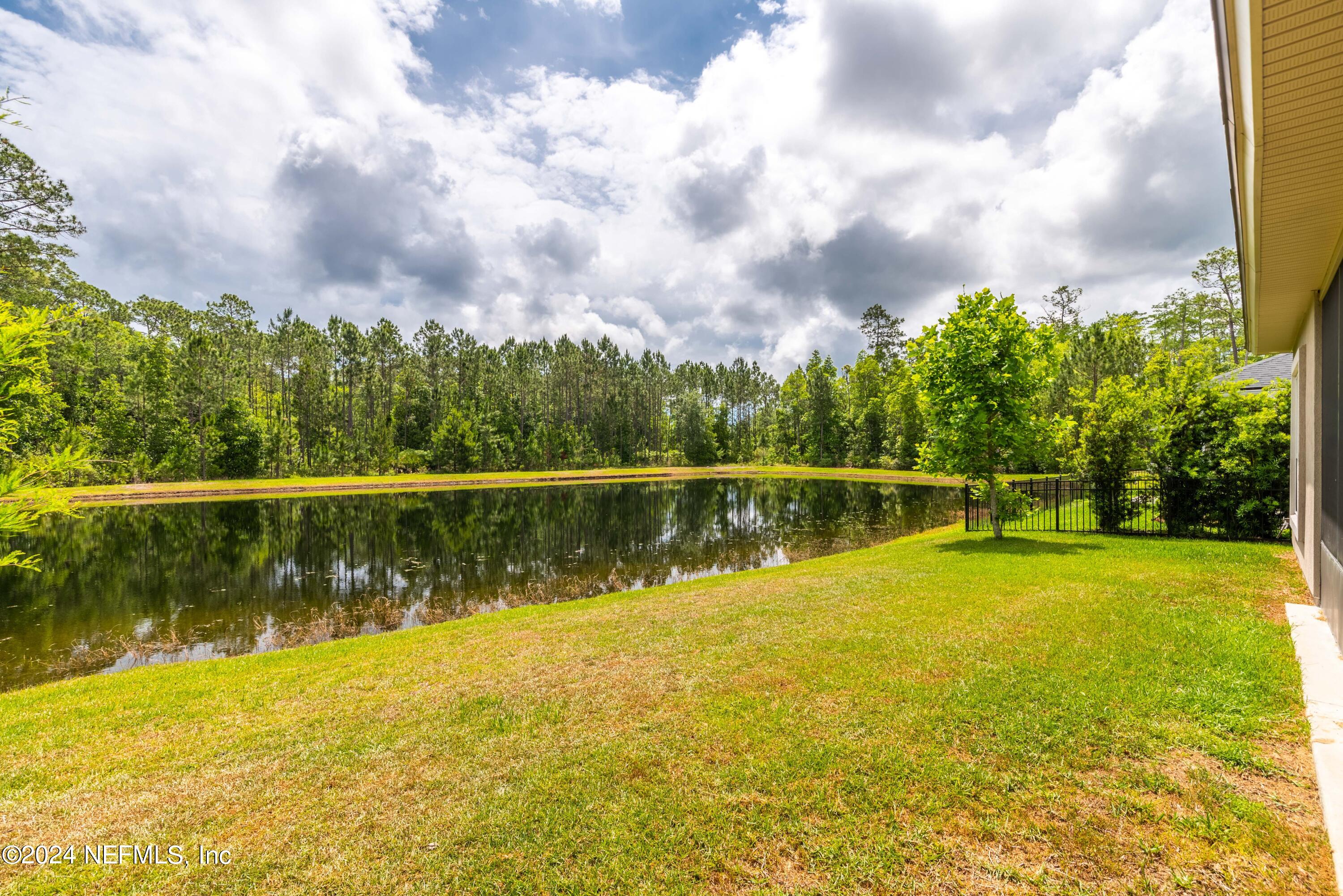 27 JENNIE LAKE Court