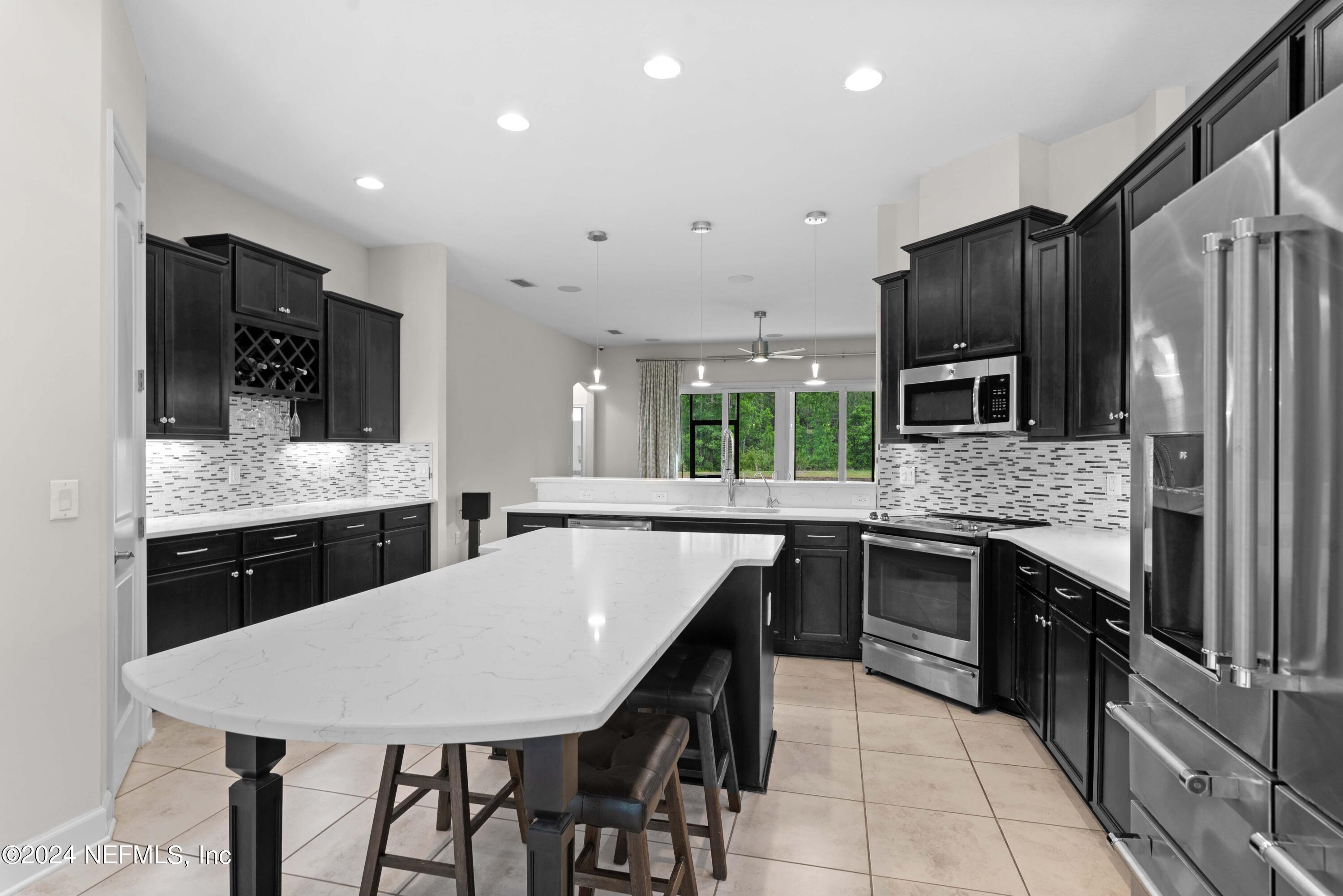 27 JENNIE LAKE Court