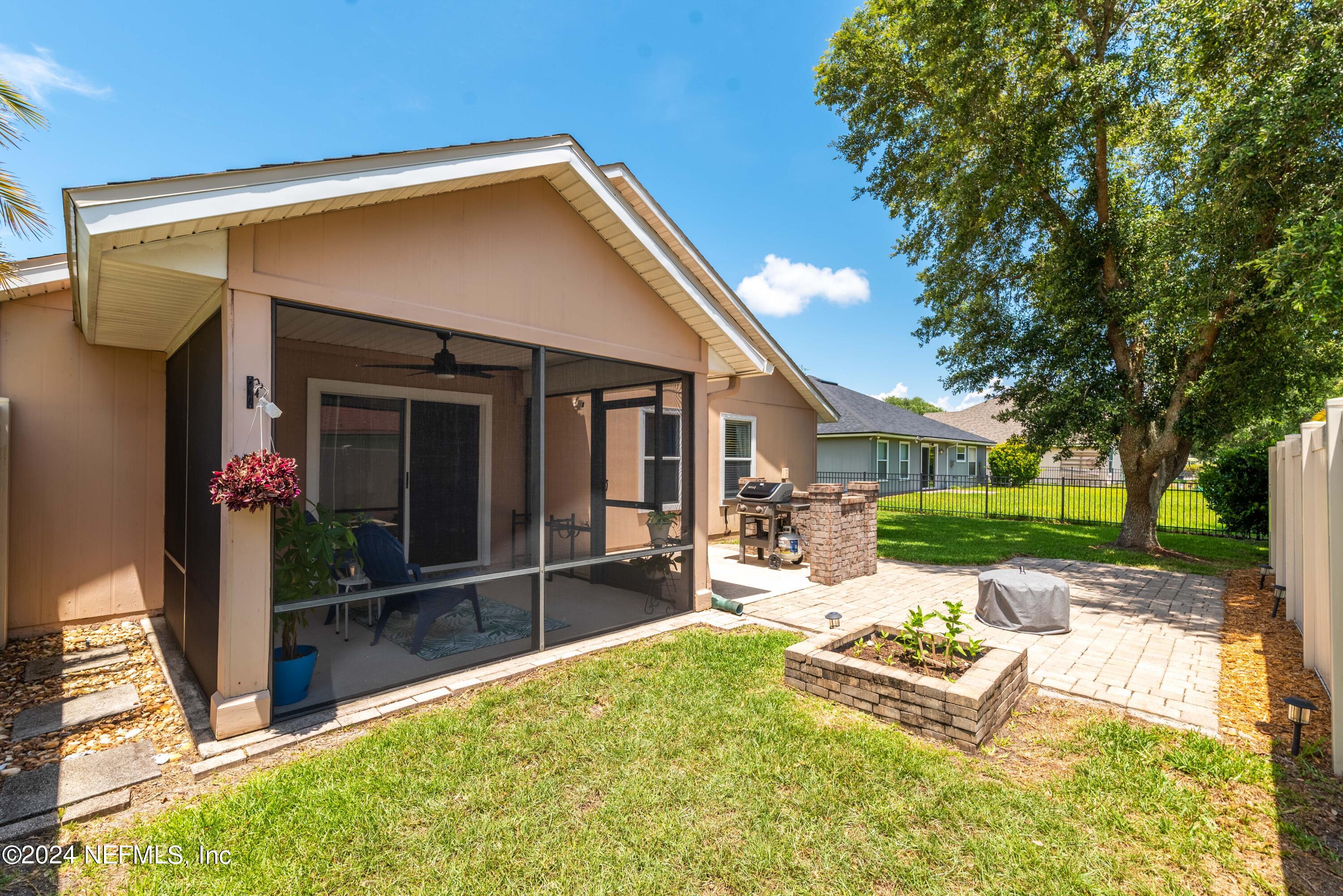 13808 FISH EAGLE Drive W